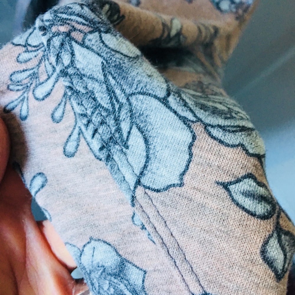 Blush Gray Floral High-Low Maxi Tunic Lounge Top - Picture 7 of 8
